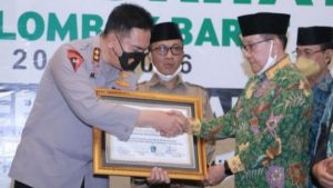 KAHMI Beri Penghargaan kepada Kapolda NTB