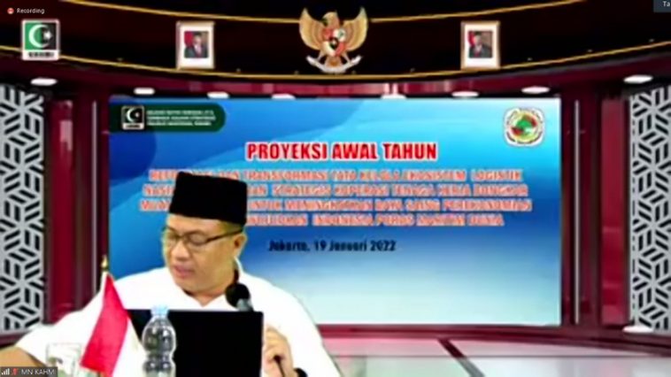 Ketua Lembaga Kajian Strategis MN KAHMI, Lukman Malanuang (kiri), dalam Kajian Reboan #13 bertajuk "Proyeksi Awal Tahun: Reformasi dan Transformasi Tata Kelola Ekosistem Logistik Nasional dan Peran Koperasi Tenaga Kerja Bongkar Muat Pelabuhan untuk Meningkatkan Daya Saing Perekonomian Nasional Mewujudkan Indonesia sebagai Poros Maritim Dunia", Rabu (19/1/2022). LMD MN KAHMI/Fatah Sidik