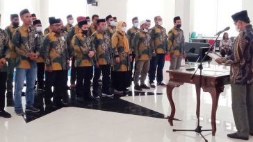 Prosesi pelantikan pengurus MD KAHMI dan FORHATI Halmahera Timur di Aula Kantor Bupati Halmahera Timur, Maluku Utara, pada Minggu (16/1/2022). Foto Brindonews.com