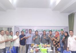 Foto bersama para peserta silaturahmi di Sekretariat MW KAHMI Maluku Utara, Ternate, pada Rabu (13/1/2022). Dokumentasi MW KAHMI Malut