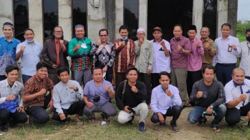 Koordinator Presidium MW KAHMI Kalimantan Selatan (Kalsel), Ani Cahyadi, bersilaturahmi dengan pengurus MD KAHMI Hulu Sungai Tengah (HST) dan HMI Cabang Barabai di Sekretariat HMI Cabang Barabai, Kabupaten HST, Kalsel, pada Senin (21/2/2022). Foto Teras7.com