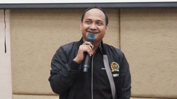 Ketua Komite I DPD RI, Fachrul Razi, memberikan paparan dalam seminar nasional bertema "Organisasi Mahasiswa sebagai Pilar Kolaboratif, Dialektis, dan Adaptif dalam Mewujudkan Civitas Academica yang Unggul" di FISIP UIN Walisongo, Semarang, Jateng, pada Rabu (2/3/2022). Dokumentasi pribadi