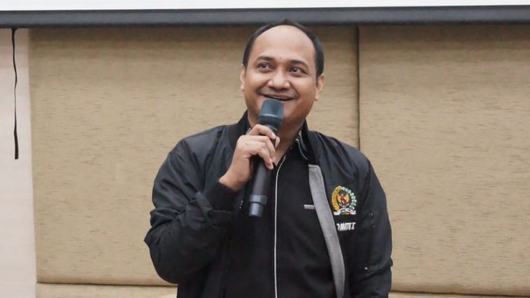Ketua Komite I DPD RI, Fachrul Razi, memberikan paparan dalam seminar nasional bertema "Organisasi Mahasiswa sebagai Pilar Kolaboratif, Dialektis, dan Adaptif dalam Mewujudkan Civitas Academica yang Unggul" di FISIP UIN Walisongo, Semarang, Jateng, pada Rabu (2/3/2022). Dokumentasi pribadi