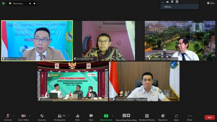 Presidium KAHMI Jabar, Asad (tengah atas), dalam webinar "Model Kolaborasi Pentahelix untuk Optimalisasi dan Akselerasi Pembangunan Daerah", Rabu (9/3/2022). Foto LMD MN KAHMI