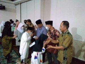 KAHMI Berikan Santunan kepada Sekitar Seratus Anak Yatim & Piatu