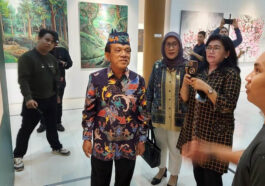 Ketua Umum MW KAHMI Kalteng, Abdul Razak (tengah), yang akan diusung Golkar sebagai cagub pada Pilkada 2024. Dokumentasi DPRD Kalteng