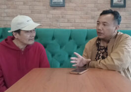 Direktur Program Puspoll Indonesia, Chamad Hojin (kanan). YouTube/Hamid Nasution