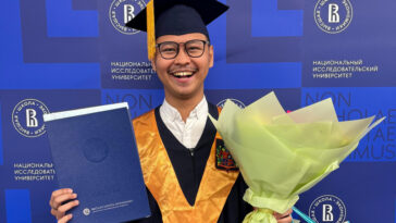 Faiz Arsyad, pemuda asal Kota Bekasi, Jabar, berhasil menyelesaikan pendidikan master di Fakultas Ilmu Ekonomi National Research University Higher School of Economics (HSE University) Rusia. Dokumentasi pribadi