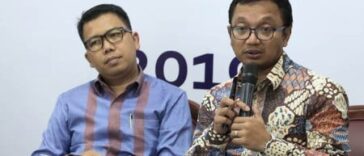 Ekonom Dandi Ramdani (Kanan)
