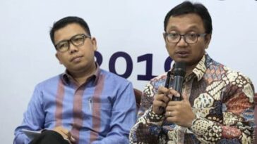 Ekonom Dandi Ramdani (Kanan)