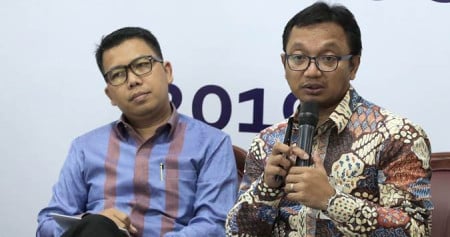 Ekonom Dandi Ramdani (Kanan)